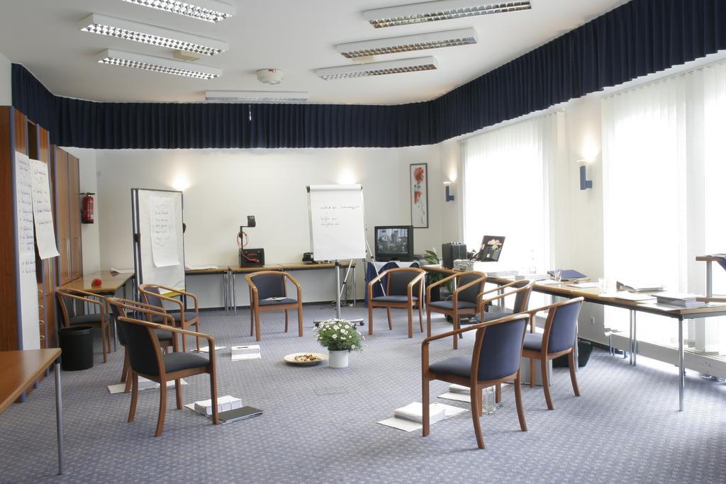 Seminar- Und Urlaubshotel Schulz Bergen  Ngoại thất bức ảnh