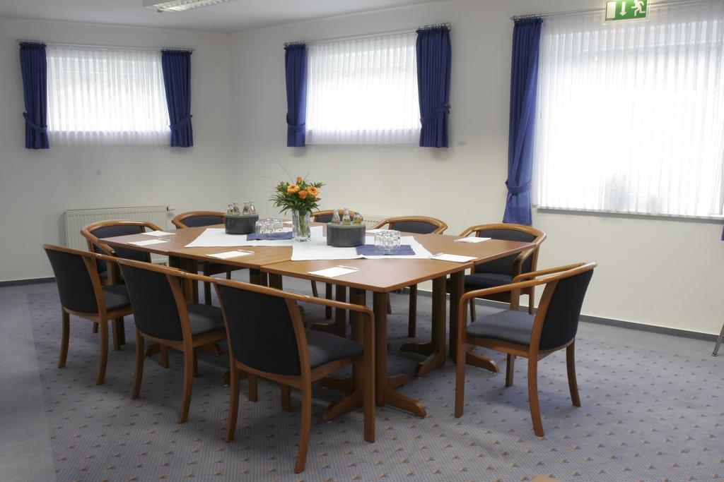 Seminar- Und Urlaubshotel Schulz Bergen  Ngoại thất bức ảnh