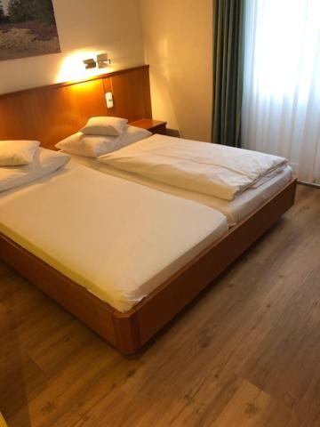 Seminar- Und Urlaubshotel Schulz Bergen  Ngoại thất bức ảnh